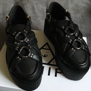 ✖️sold ✖️UNIF Hellbound Creepers - ✨New in box✨